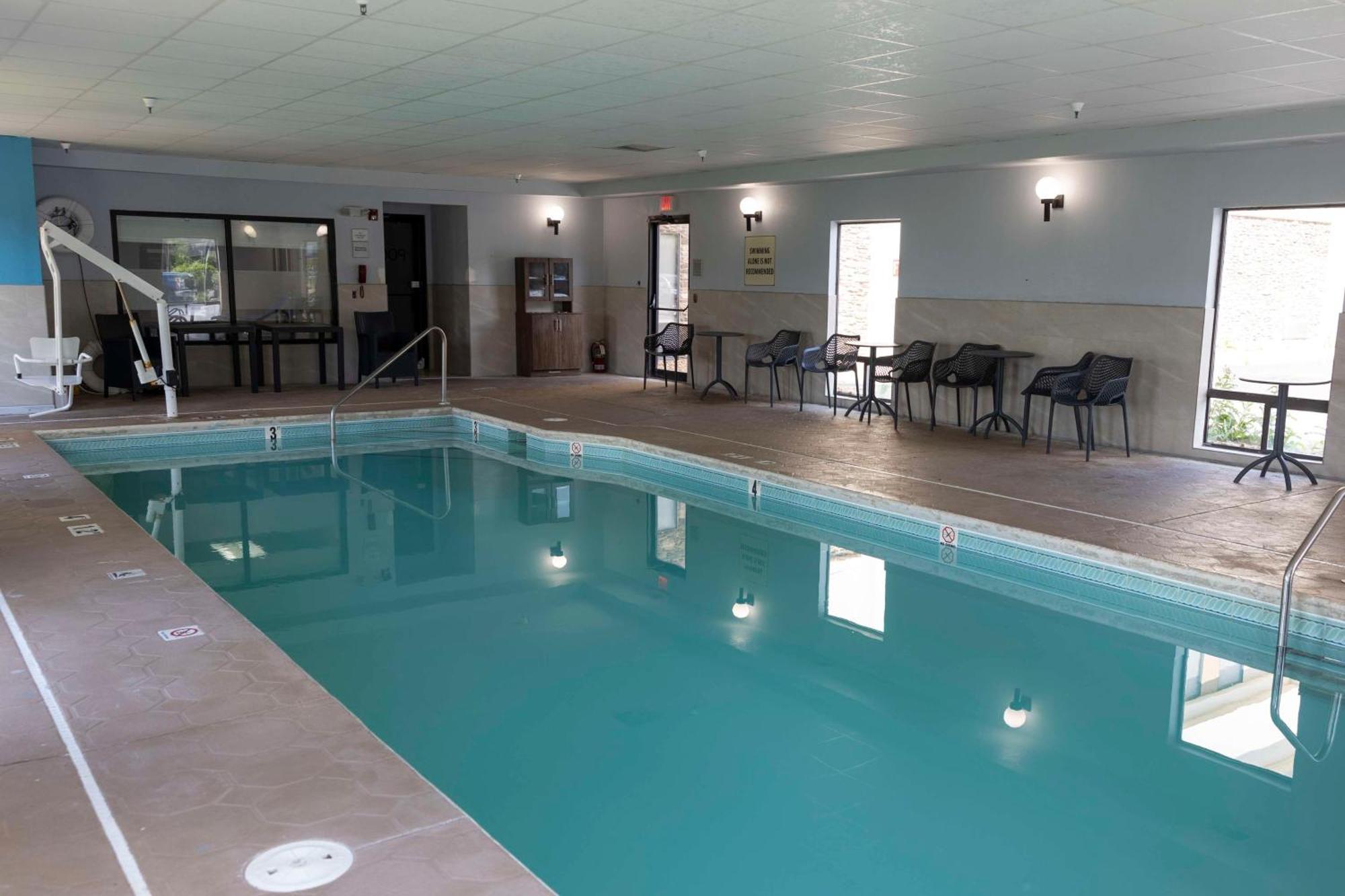 Hampton Inn Kent/Akron Area Exterior foto